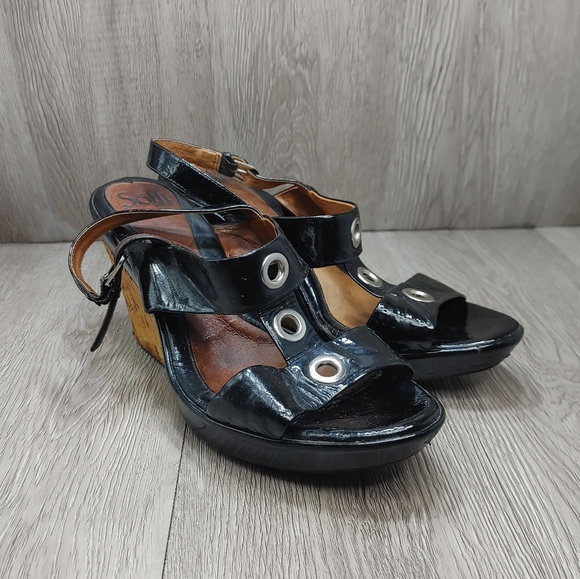 SOFFT Black Patent Leather Cork Wedge Montera Sandals T Strap Sling Back size 10 - Picture 1 of 12